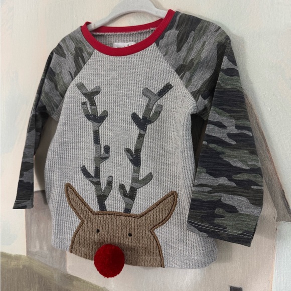 MUD PIE Reindeer Appliqué Christmas Waffle Gray Camo T Shirt NWT Size 12-18M - Picture 2 of 5